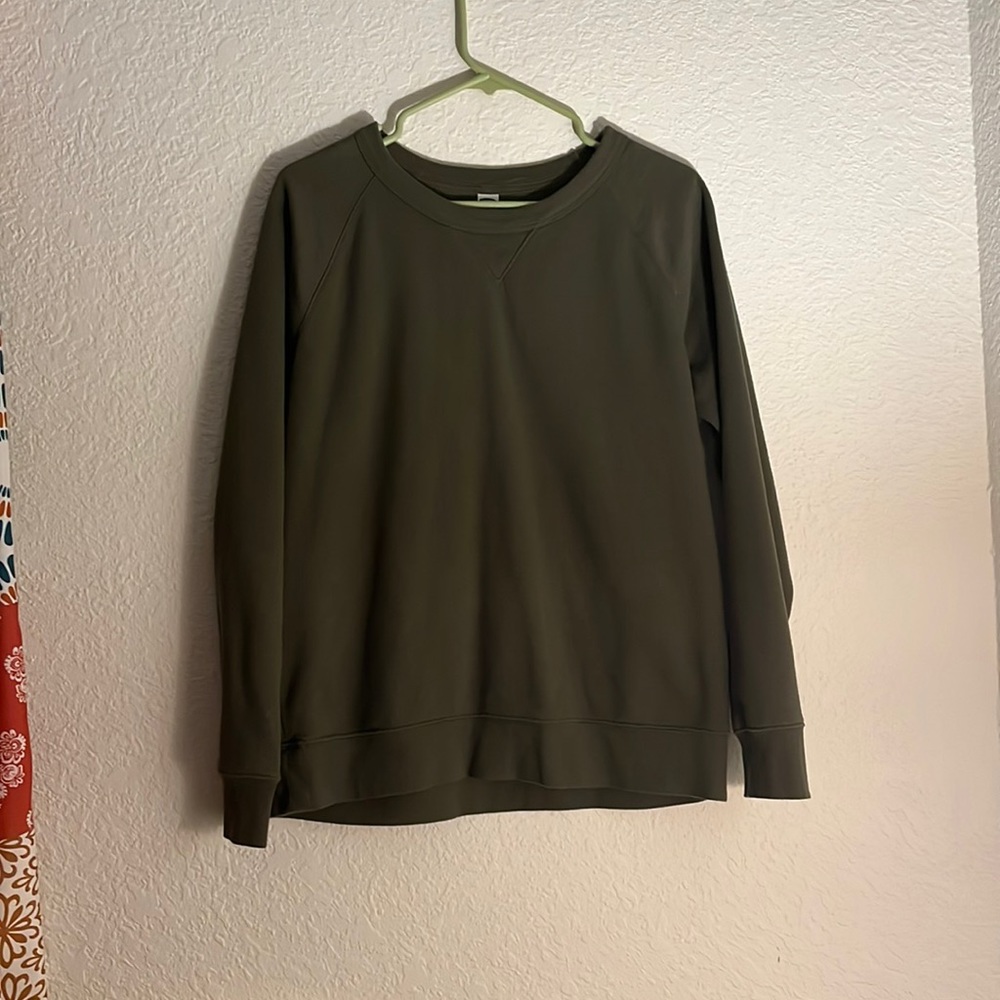 Old navy sweatshirt